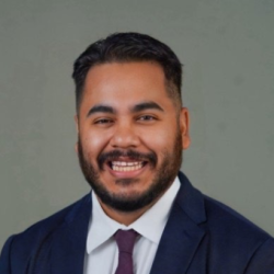 Headshot of Sebastian Bustamante Ceja