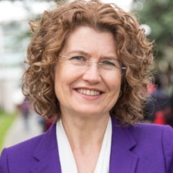 Jennifer Summit